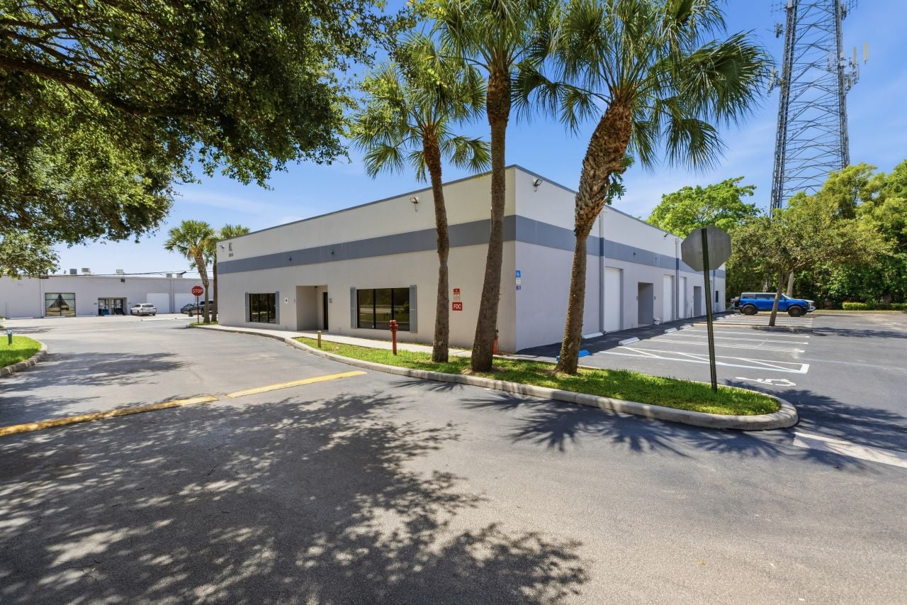 4,289 SF Flex Space in Wellington, FL Photo